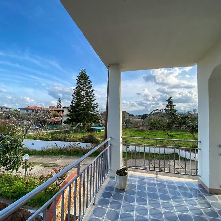 Villa Gladyr Lotzorai Exteriör bild