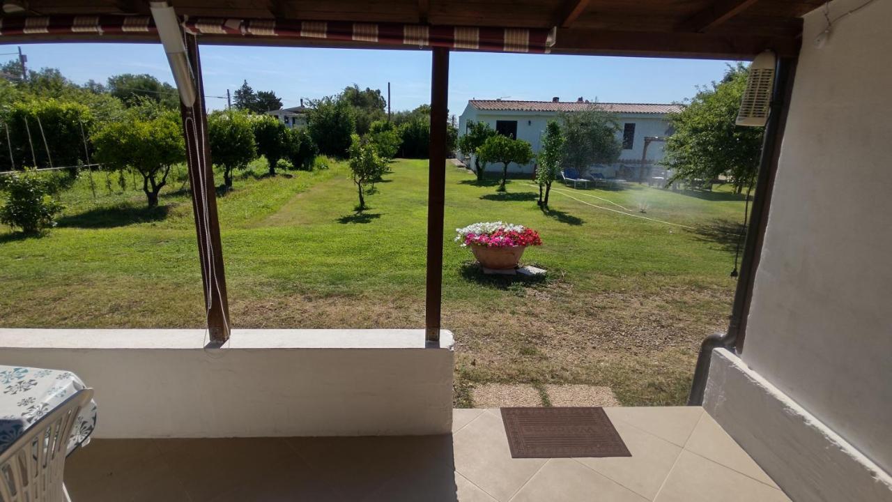 Villa Gladyr Lotzorai Exteriör bild