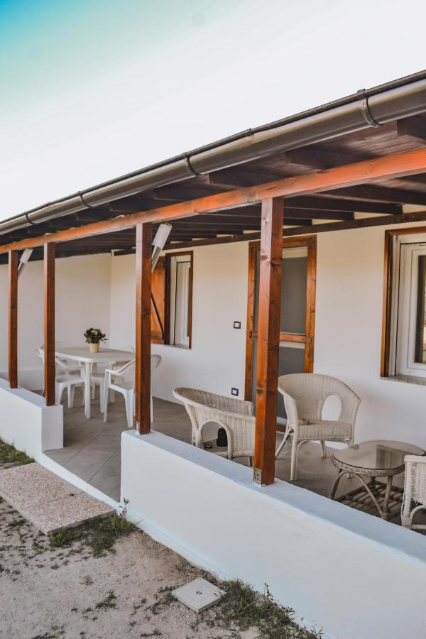 Villa Gladyr Lotzorai Exteriör bild