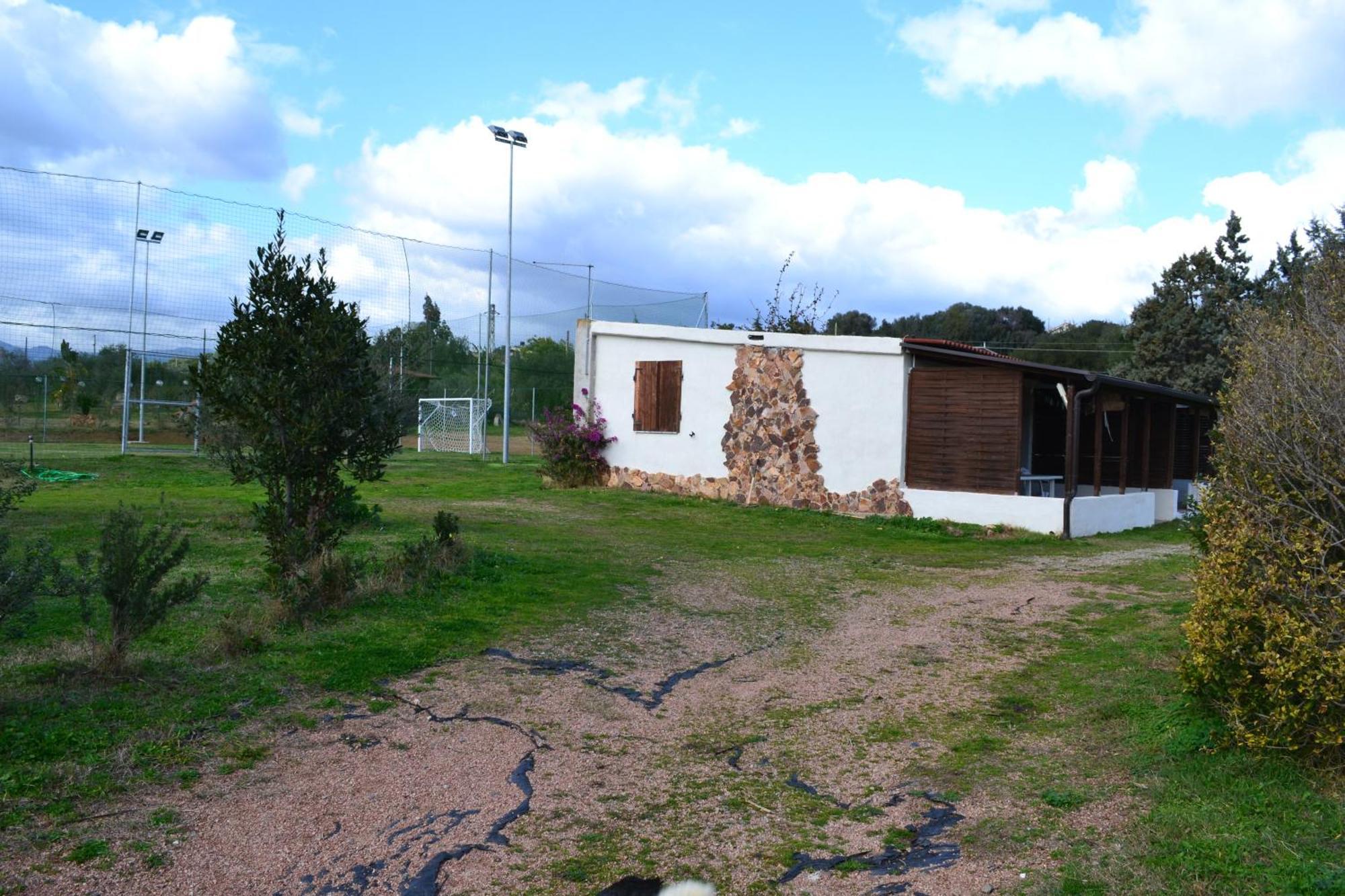 Villa Gladyr Lotzorai Rum bild